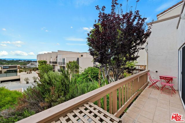 23908 De Ville Way, Malibu CA: https://media.crmls.org/mediaz/7b34c36a-0e1b-410a-8a2b-af11046b3148.jpg