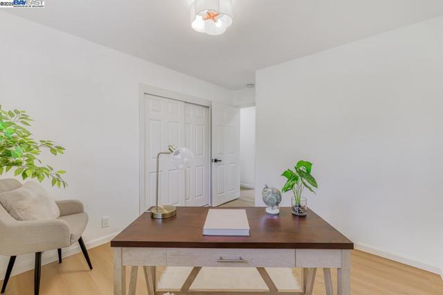 Image 27 of 58 For 1848 Trym St