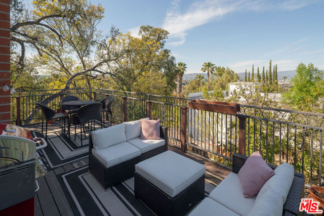 4713 Bedel Street, Woodland Hills CA: https://media.crmls.org/mediaz/7b3546dc-79bf-48ad-8ff5-d4ee74aecab6.jpg