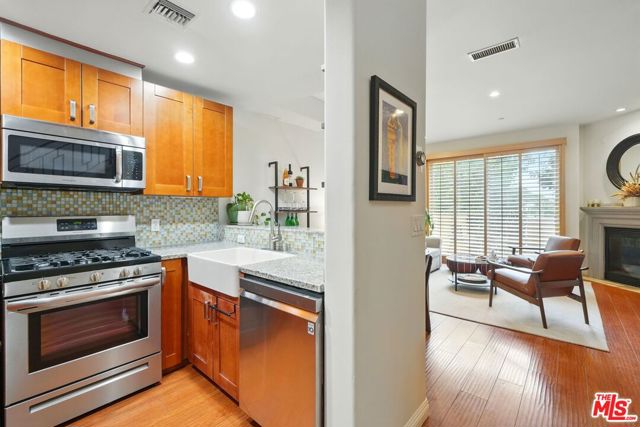 5303 Satsuma Avenue, North Hollywood CA: https://media.crmls.org/mediaz/7b35762d-6d75-407c-b949-bdab897083d4.jpg