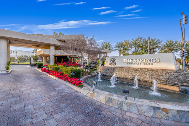 19 Colgate Drive, Rancho Mirage CA: https://media.crmls.org/mediaz/7b362d9c-a5d8-42e0-9d90-75f949cb5ab3.jpg