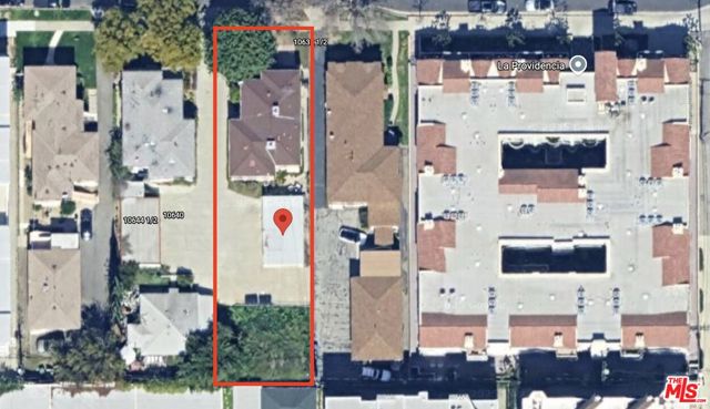 10634 Whipple Street, Toluca Lake CA: https://media.crmls.org/mediaz/7b369658-4e09-43dd-bd6a-3b7d8b41cd77.jpg