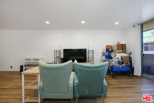 1 Bed Home for Sale in Los Angeles, California