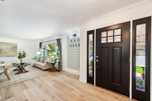 4839 Merganser Ct, Pleasanton CA: https://media.crmls.org/mediaz/7b36d517-3841-4b2a-aabb-96ac8a3df1a2.jpg