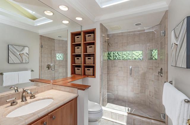 3 Wyndham Drive, Portola Valley CA: https://media.crmls.org/mediaz/7b36fd78-04db-44f3-9ecc-2970cabf5c95.jpg