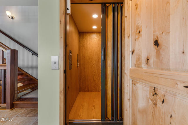 268 Sunset Drive, Oxnard CA: https://media.crmls.org/mediaz/7b371278-c2e9-498d-9638-0674c0aeccea.jpg