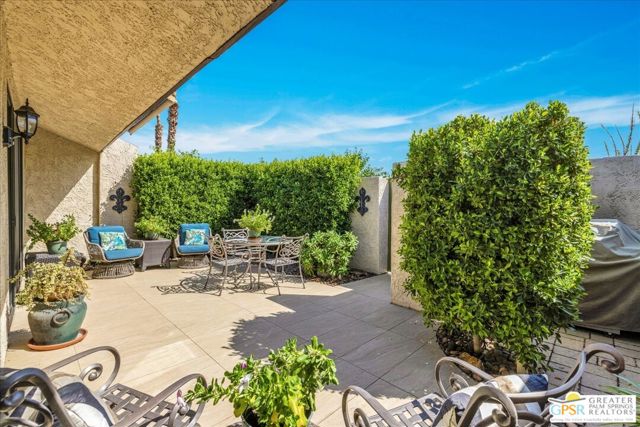 1254 E Andreas Road, Palm Springs CA: https://media.crmls.org/mediaz/7b3772e0-4803-4d67-8ae4-bec07912b8f8.jpg