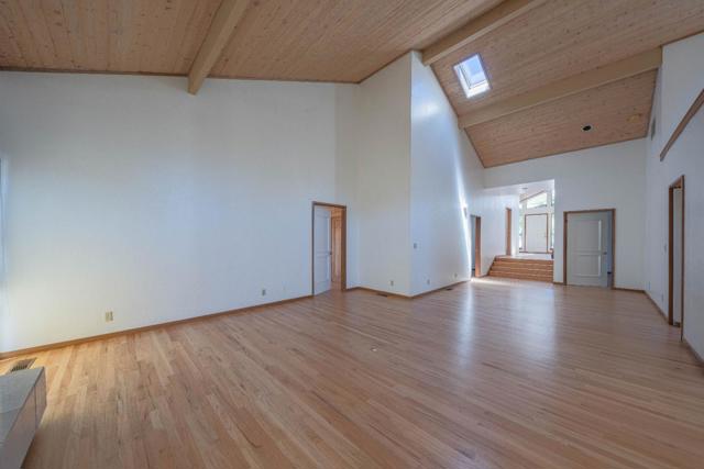 3587 Eastfield Court, Carmel CA: https://media.crmls.org/mediaz/7b37c4fd-fa8b-47ab-b3ac-9ed3929d1a27.jpg