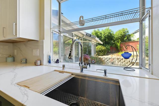 553 Lower Vintners Circle, Fremont CA: https://media.crmls.org/mediaz/7b37cd33-9fe5-45d6-9422-39b7749a3cd9.jpg