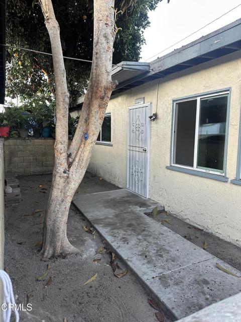 5530 Gotham Street, Bell Gardens CA: https://media.crmls.org/mediaz/7b3896e4-f7ce-4f7d-a58e-84258f63c694.jpg
