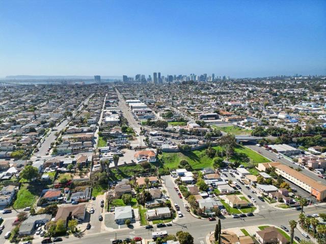 3260 64 Steel Street, San Diego CA: https://media.crmls.org/mediaz/7b38de2a-1258-4a34-8a0e-895e3caae12e.jpg
