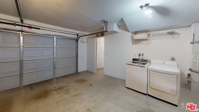 375 S Sierra Madre Boulevard, Pasadena CA: https://media.crmls.org/mediaz/7b3a2011-1b83-48be-95bc-0f8a7f09c961.jpg