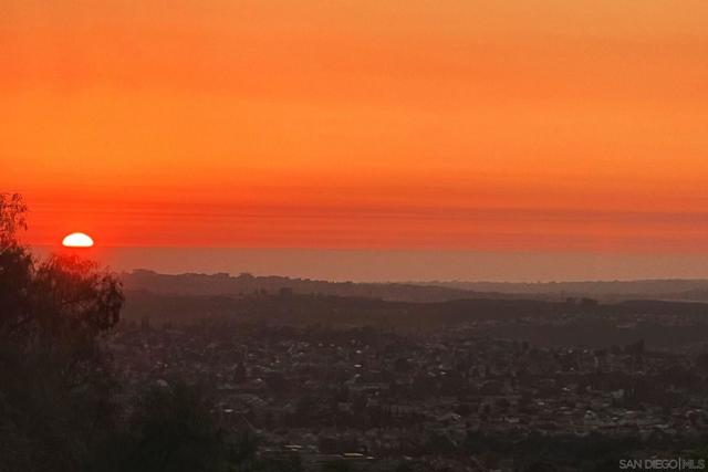 11856 Miro Circle, San Diego CA: https://media.crmls.org/mediaz/7b3aa0e4-b315-426d-9687-44c728b6bb30.jpg