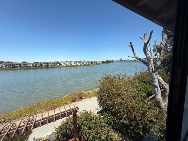 159 Port Royal Avenue, Foster City CA: https://media.crmls.org/mediaz/7b3b53ef-3ed3-41a9-84e8-4af056053a8f.jpg
