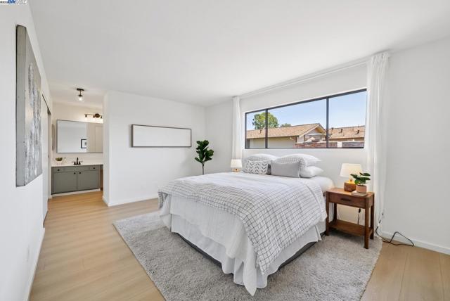 1230 Ballena Blvd, Alameda CA: https://media.crmls.org/mediaz/7b3b70ef-6e0b-4f1a-a0da-51dbd6bdeddc.jpg