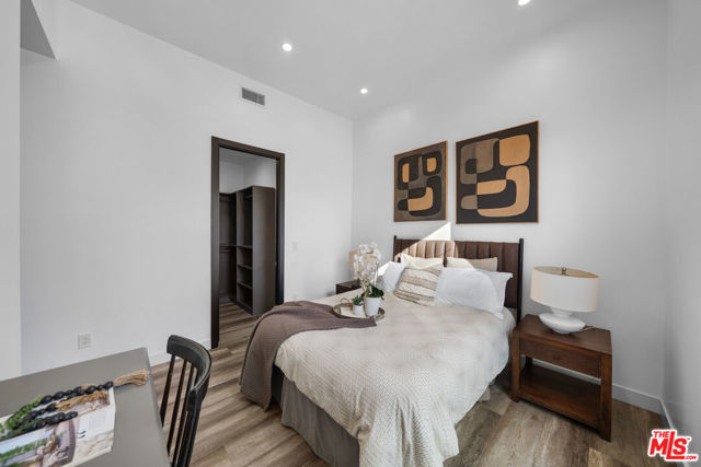 5812 Willis Avenue, Sherman Oaks CA: https://media.crmls.org/mediaz/7b3c086c-5861-4d8f-a5f8-2f8f37797bd3.jpg