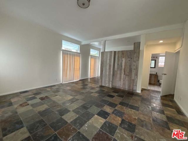 915 Broadway Street, Venice CA: https://media.crmls.org/mediaz/7b3ce715-f371-4d70-9598-edbdc4b95c05.jpg