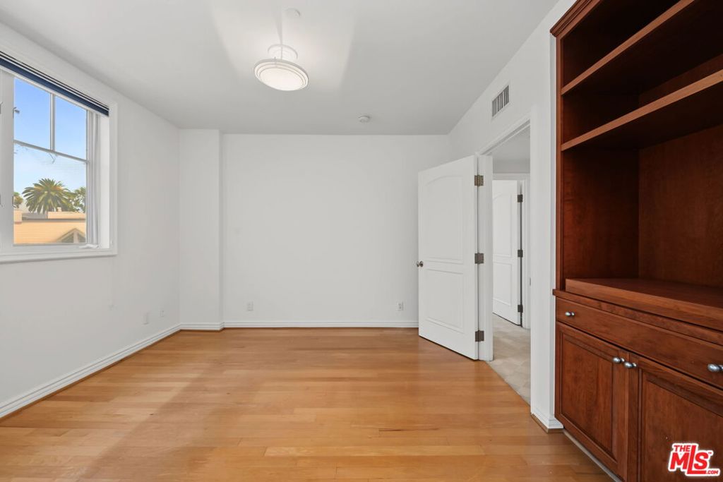 MLS #26855615 image #33