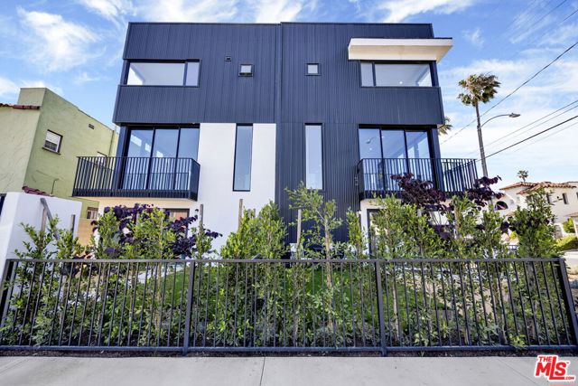5868 Saturn Street, Los Angeles CA: https://media.crmls.org/mediaz/7b3d3396-cf16-4922-8189-dcd5f8a1c753.jpg