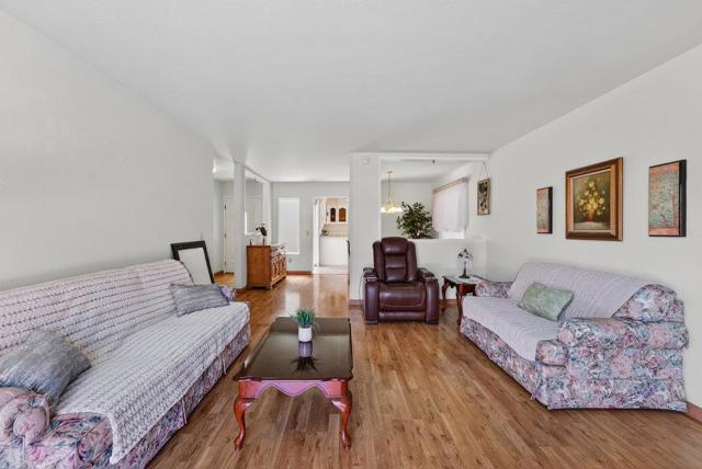 486 Cloudview Drive, Watsonville CA: https://media.crmls.org/mediaz/7b3d9894-1026-4565-853e-cfd5705e205b.jpg