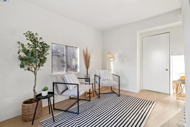 201 Amherst Ave, Kensington CA: https://media.crmls.org/mediaz/7b3dd45e-4c8e-4171-98fe-69c7abad7138.jpg