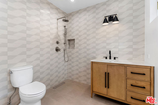 1901 S Point View Street, Los Angeles CA: https://media.crmls.org/mediaz/7b3e1859-171b-4f3d-bfcc-164e06fd6dab.jpg