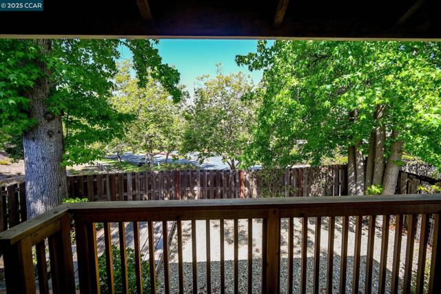 58 Ramsgate Lane, Pleasant Hill CA: https://media.crmls.org/mediaz/7b3e9d5d-1db5-426b-9ee2-b84990362796.jpg