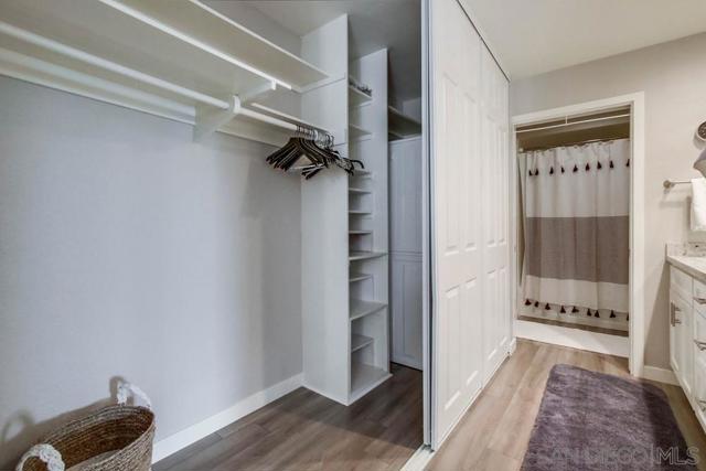 17637 Pomerado Rd, San Diego CA: https://media.crmls.org/mediaz/7b3e9e1a-64dc-475f-8f9f-c96549588ba0.jpg