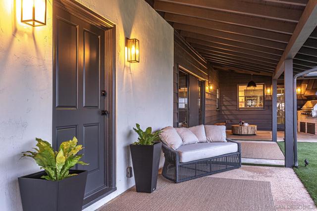 7362 Brodiaea Way, La Jolla CA: https://media.crmls.org/mediaz/7b3eff00-7b3a-46f8-97ff-6588a6cb1d3b.jpg