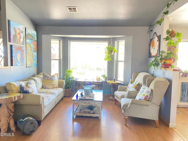 Detail Gallery Image 6 of 29 For 18300 Grant Pl, Tehachapi,  CA 93561 - 3 Beds | 2 Baths