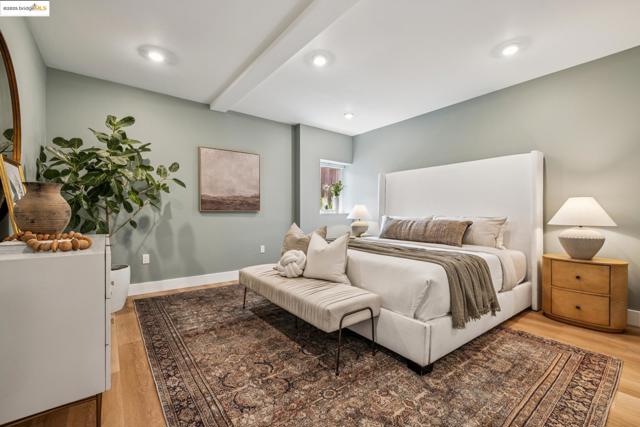 617 59th St, Oakland CA: https://media.crmls.org/mediaz/7b405c8d-e96c-446b-8745-8edba13539ea.jpg