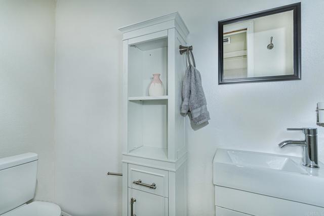 Detail Gallery Image 23 of 43 For 958 Foxwood Ln, Vista,  CA 92081 - 1 Beds | 2 Baths