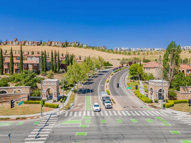 3344 Skyward Place, San Jose CA: https://media.crmls.org/mediaz/7b414981-1db3-4f10-8be5-5079a97768a3.jpg