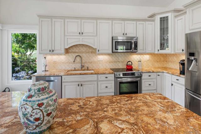 15462 Avenida Rorras, San Diego CA: https://media.crmls.org/mediaz/7b42084c-726e-4e86-9c79-ce360a9eb5a1.jpg