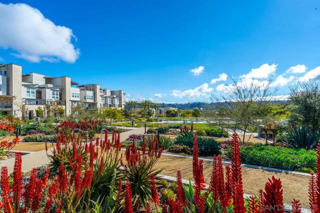7839 Inception Way, San Diego CA: https://media.crmls.org/mediaz/7b42bcc1-957e-4348-93bd-7435ad581110.jpg