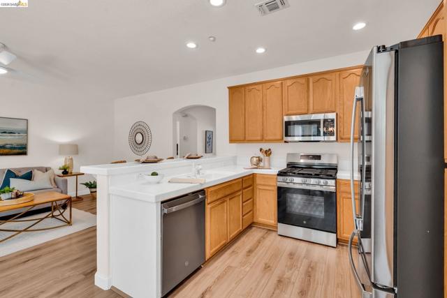 1124 Jonagold Way, Brentwood (CC) CA: https://media.crmls.org/mediaz/7b43c004-e908-483c-a333-c85f3b18ac48.jpg