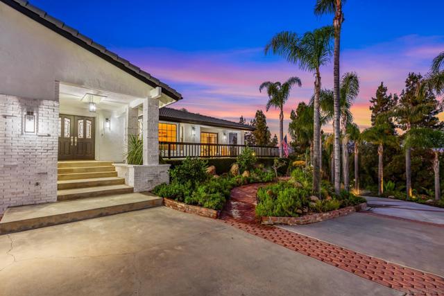 1677 S Hill Ave, Fallbrook CA: https://media.crmls.org/mediaz/7b44ae68-40cd-49bd-a7fd-5e7645506357.jpg