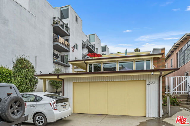 622 Esplanade, Redondo Beach CA: https://media.crmls.org/mediaz/7b44bfdf-ad2f-4a1c-b868-33a31ae75588.jpg