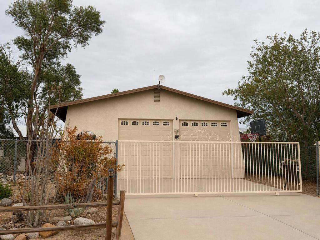 944 Flamingo Avenue