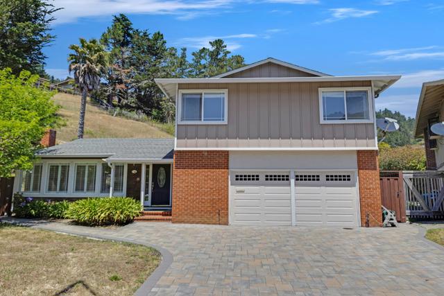 10 Banff Way, Pacifica CA: https://media.crmls.org/mediaz/7b45278f-c6a7-4f24-8e37-739565e73590.jpg