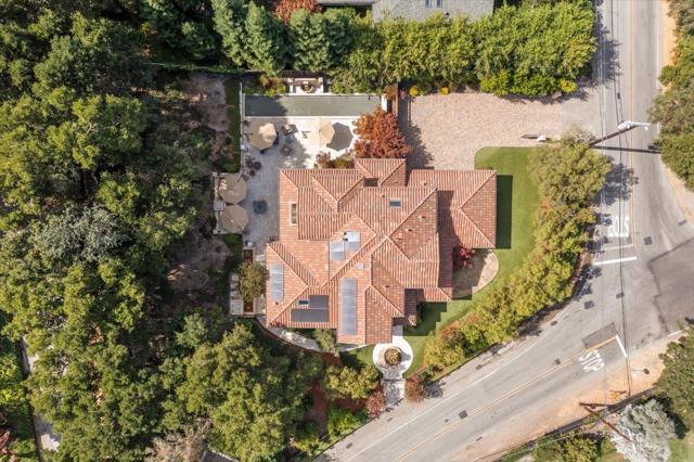 1571 Fairway Drive, Los Altos CA: https://media.crmls.org/mediaz/7b4580fc-2880-49d0-8ee1-61f924d372f2.jpg