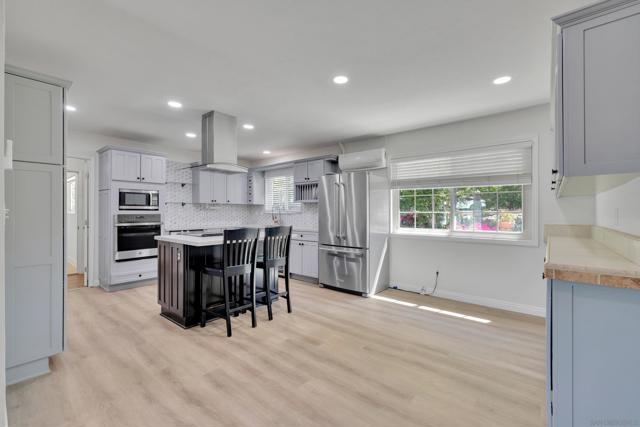 13918 Putney Rd, Poway CA: https://media.crmls.org/mediaz/7b459485-f49a-42de-8ae8-c6a81eeeadba.jpg