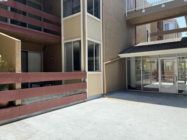 2121 Vale Rd, San Pablo CA: https://media.crmls.org/mediaz/7b45c74a-b33a-4625-8b1f-83823798b9ff.jpg