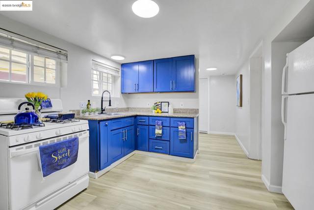 319 S 37Th St, Richmond CA: https://media.crmls.org/mediaz/7b460b8d-1d31-49c2-b930-dd6db06d2897.jpg