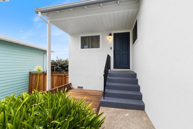 6807 Del Monte Ave, Richmond, California 94805-2046, 2 Bedrooms Bedrooms, ,1 BathroomBathrooms,Single Family Residence,For Sale,Del Monte Ave,41057606