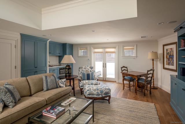 3603 Carleton St, San Diego CA: https://media.crmls.org/mediaz/7b46b71c-e843-4187-80ce-bb388e902052.jpg