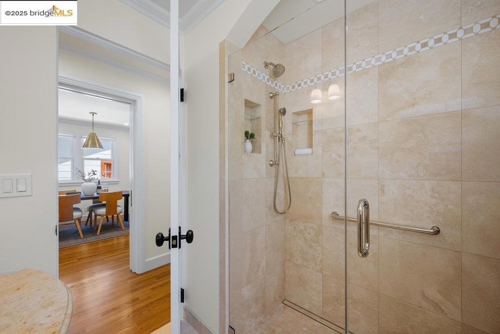 https://media.crmls.org/mediaz/7b46cb40-cfe7-4f8d-bed0-6dc3d33bd909.jpg?preset=X-Large