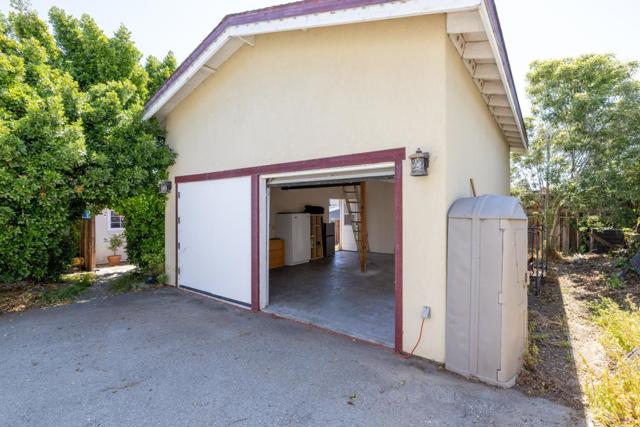 1325 Circle Avenue, Seaside CA: https://media.crmls.org/mediaz/7b46d5f1-11ce-4227-9eeb-637e43441c34.jpg