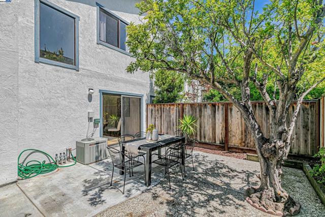 4772 Mendocino Ter, Fremont CA: https://media.crmls.org/mediaz/7b46f775-a50f-4a6f-84c0-40f80e97eeaf.jpg