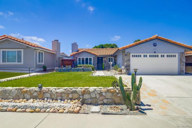 7460 Kamwood, San Diego CA: https://media.crmls.org/mediaz/7b470429-5084-4562-9001-f8a7fa2de8c6.jpg